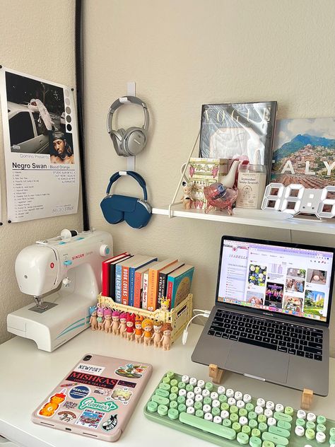 Study Space Inspiration, Study Desk Inspo Aesthetic, Sonny Angel Desk, Cozy Desk Setup For Small Spaces, Sonny Angel Room Decor, Inside Desk Organization, Desk Laptop Setup, Minimalist Desk Aesthetic, Desk Area Ideas