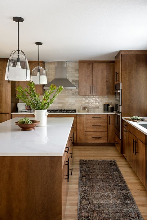 Miranda-Estes-Photography-Kimberlee Marie-Bellevue Remodel-6 Warm Modern Kitchen Design, Midcentury Kitchen Remodel, Kitchen Refacing, Kitchen Cabinet Inspiration, Functional Space, Kitchen Redo, Updated Kitchen, Kitchen Inspo, Kitchen Reno