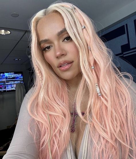 Pink Karol G, Pink Era, Concert Hairstyles, Light Pink Hair, Pink Blonde Hair, G Hair, Blonde With Pink, Pink Nation, Hair Color Pink