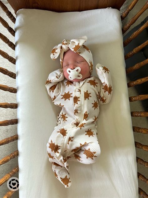 Newborn Going home outfit — headbow. Going Home Outfit For Baby Girl, Newborn Coming Home Outfit Girl, Going Home Outfit For Baby, Going Home Outfit For Mom, Newborn Going Home Outfit, Coming Home Outfit Baby Girl, Baby Hospital Outfit, Newborn Coming Home Outfit, Hospital Outfit