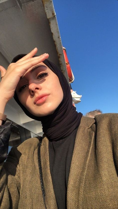 Hijab Turkish, Muslim Fashion Hijab Outfits, Turkish Women Beautiful, Hijab Aesthetic, Hijab Style Casual, Hijabi Fashion Casual, Hijabi Aesthetic, Poses Instagram