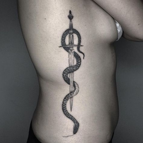 Snake Tattoo On Ribs, Tattoos Rib Cage, Skull And Snake Tattoo, Tattoo On The Side, Rib Cage Tattoo, Tattoo On Ribs, Cage Tattoo, Biker Tattoo, Rib Tattoos For Guys