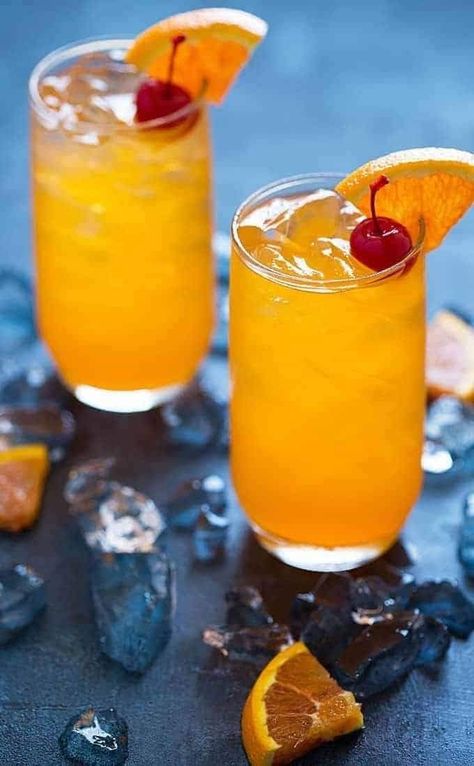 Orange Juice And Vodka, Fall Drink Recipes, Foodgawker Recipes, Whipped Vodka, Orange Drink, Orange Vodka, Easy Cocktail, Orange Drinks, Vanilla Vodka