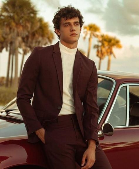 Old Money Outfits Ideas For Men | Old Money Aesthetic & 80s Men's Fashion Guys In Suits, Maroon Suit, Xavier Serrano, Secondary Characters, California Street, Semi Formal Outfit, Street Shooting, Vintage Suit, Formal Men