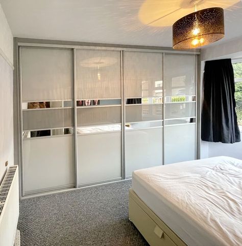 Fitted Sliding Wardrobes, Sliding Wardrobe Design, Wardrobe Design Modern, Dressing Room Closet, Wardrobe Designs, Door Sliding, Sliding Wardrobe, Room Closet, Bedroom Wardrobe