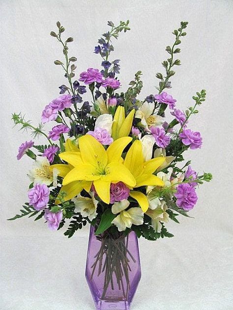 Flowers Arrangements Ideas, Glass Decor Ideas, Floral Designs Arrangements, Basket Flower Arrangements, Easter Flower Arrangements, Altar Flowers, Large Flower Arrangements, Flower Arrangement Designs, Church Flower Arrangements