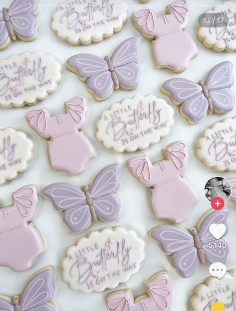 Baby Shower Cookies Butterfly, Butterfly Decorated Cookies, Butterfly Baby Shower Ideas, Butterfly Baby Shower Cake, Pearl Baby Shower, Lavender Baby Showers, Butterfly Baby Shower Theme, Butterfly Cookies, Butterfly Cupcakes