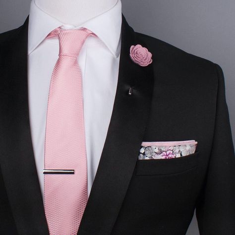 Groomsmen Attire Black And Pink, Black And Light Pink Wedding Ideas, Groom Pink Wedding, Black Tux Pink Tie, Light Pink And Black Wedding Theme, Wedding Suits Groom Pink, Pink Tie Black Suit, Light Pink Groomsmen Attire, Black Suit With Pink Tie