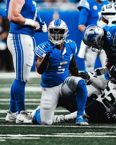 📸 from the first half against Seattle | Instagram Seattle Instagram, David Montgomery, American Football Uniforms, Barry Sanders, Nfl Football Art, Detroit Lions Football, Detroit Tigers Baseball, Nfl Photos, Lions Football