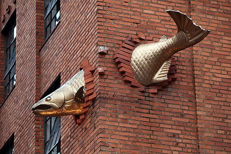 worlds-most-creative-statues-12 Fish Sculptures, Lorenzo Bernini, Black Ghost, Public Sculpture, Two Fish, Wow Art, Wroclaw, Sculpture Installation, Modern Sculpture