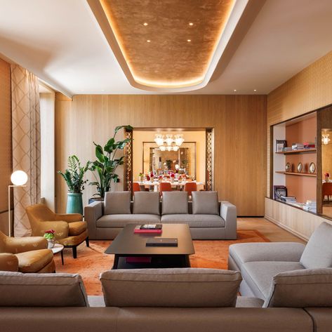 Situated within the bustling Campo Marzio neighborhood in the historic center of Rome, Bulgari's newest outpost is every bit as glamorous as you would expect. Bulgari Hotel, Bvlgari Hotel, Hotel Roma, Open Hotel, Superior Room, Large Dining Room, Furnishings Design, Fine Dining Restaurant, Gio Ponti