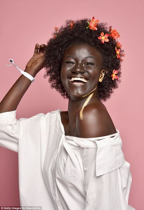 Senegalese rising star, Khoudia Diop, 19, who is now based in New York has opened up about the pressure she felt to bleach her skin when she was growing up Foxy Brown Pam Grier, Brown Hair Inspiration, Sunkissed Skin, Foxy Brown, Nyc Model, Chocolate Brown Hair, Cool Face, Black Photography, African Beauty