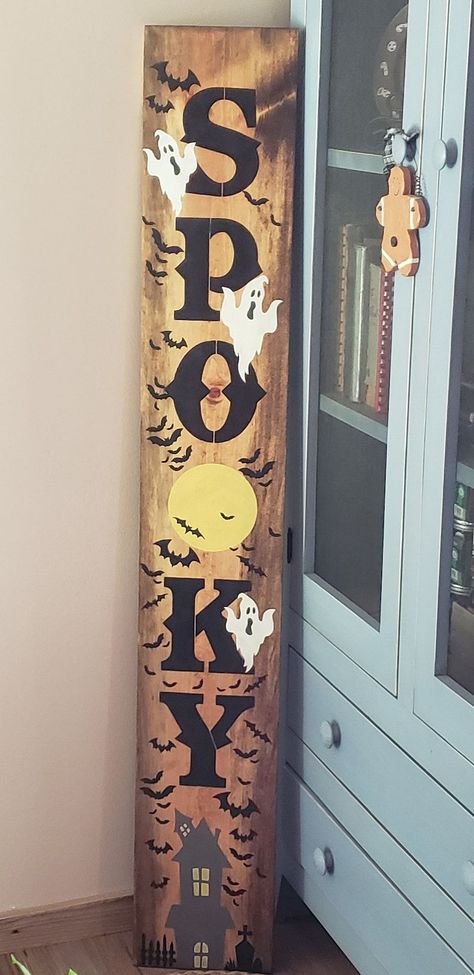 Halloween Door Boards, Halloween Craft Fair Ideas To Sell, Seasonal Porch Signs, Diy Painted Halloween Signs, Front Porch Board Signs, Fall Door Leaner Signs, Halloween Outdoor Signs, Halloween Porch Leaner Sign, Diy Front Porch Signs