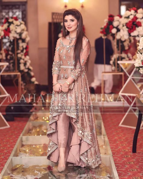 Pakistani Party Wear Dresses, Shadi Dresses, Pakistani Formal Dresses, Suit Collection, Pakistani Fancy Dresses, Pakistani Fashion Party Wear, Pakistani Dresses Casual, Beautiful Pakistani Dresses, Salwar Kamiz