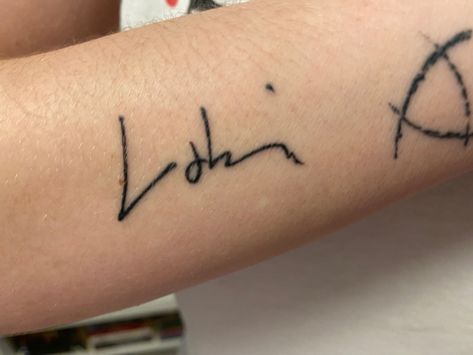 Tom Hiddleston Tattoo, Loki Tattoos, Loki Tattoo Ideas, Loki Tattoo, Tattoo Thoughts, Bedroom Stuff, Thor Loki, Marvel Tattoos, Art Tools Drawing