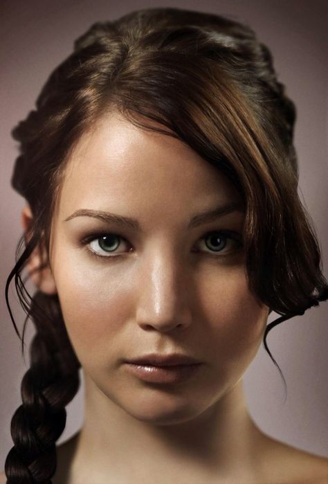 Love this! Katniss Everdeen Portrait, Erza Et Jellal, Jennifer Laurence, Jennifer Lawrence Hair, Jennifer Lawrence Pics, Hunger Games Trilogy, Katniss Everdeen, The Hunger Games, Mockingjay