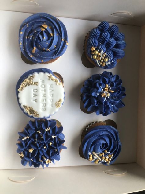 Blue And Gold Desserts, Blue White And Gold Cupcakes, Navy Blue And Silver Cupcakes, Navy Blue White And Gold Cupcakes, Navy Blue And White Cupcakes, Navy Blue Cupcakes With Gold, Cupcake Styles, Blue Wedding Cupcakes, White Cake Pops