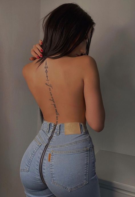 Tattoo lover girl aesthetic body cute Side Body Tattoos, Small Back Tattoos, Spine Tattoos For Women, Stylist Tattoos, Cute Tattoos For Women, Spine Tattoo, Back Tattoo Women, Spine Tattoos, Back Tattoos