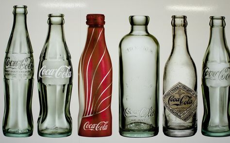 128 Years of Coca Cola in Two Minutes :: NoGarlicNoOnions - Restaurants, hotels, and food reviews from the four corners of the globe John Pemberton, Coca Cola Drink, Always Coca Cola, Coca Cola Bottles, Coke Cola, Vintage Coca Cola, Coke Bottle, Soda Fountain, Foto Art