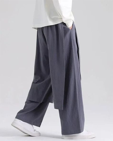 Love to wear under white dresses that are somewhat see through! Hakama Pants Men, Japanese Pants Men, Techwear Men, Techwear Women, Japanese Pants, Hakama Pants, Techwear Pants, Techwear Outfits, Y2k Pants