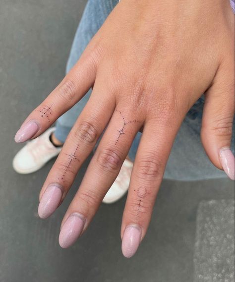 Healed Finger Tattoos, Hand Tatto, Tiny Finger Tattoos, Small Finger Tattoos, Finger Tats, Finger Tattoo For Women, Hand And Finger Tattoos, Handpoke Tattoo, Hand Tattoos For Women