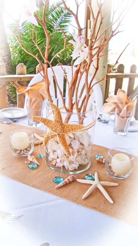 Boho Beach Table Decor, Simple Beach Centerpieces, Ocean Table Decorations, Beach Reception Centerpieces, Coastal Centerpiece Ideas, Reception Centerpiece Ideas, Wedding Decorations Beach, Beach Centerpiece, Beach Reception