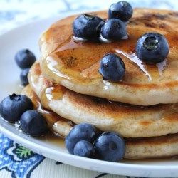 Todds Famous Blueberry Pancakes - Allrecipes.com Fluffy Pancakes Allrecipes, Blueberry Pancakes Recipe, Blueberry Pancake, Pancakes From Scratch, Makanan Diet, Blueberry Pancakes, Blueberry Recipes, Buttermilk Pancakes, Fluffy Pancakes