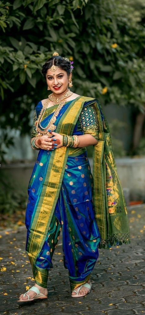 Peshwai Saree Look, Blue Nauvari Saree Brides, Hairstyle On Kashta Saree, Navaree Saree Look, Marati Sarees Look, Navari Saree Blouse Patterns, Navvari Sadi Pattern, Kashta Saree Look, Navari Saree Blouse Design