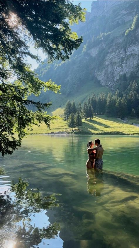 Adventure Love Aesthetic, Vision Board Pictures Beauty, Romantic Vacation Aesthetic, Vision Board Photos Love, Traveling With Partner Aesthetic, Couple Travelling Aesthetic, Vision Board Ideas Couples, Couple Travel Vision Board, Sky Dive Aesthetic