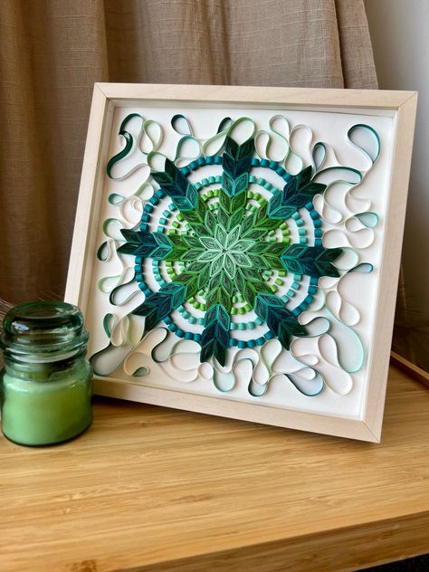 Frame Green Circle, Quill Art, Handmade Frame, Gift Ideas - Etsy Walls With Pictures, Frame Gift Ideas, Quill Art, Quilling Flower Designs, Paper Quilling Cards, Quilling Work, Native Beading Patterns, Quilling 3d, Paper Quilling Patterns