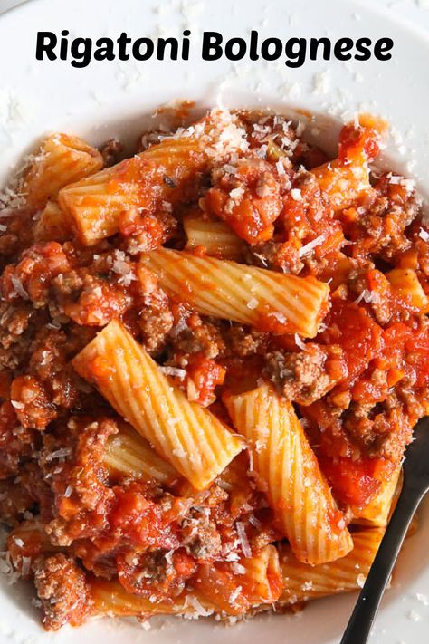 This Rigatoni Bolognese recipe is flavorful, delicious, and easy. The savory meat sauce goes so perfectly with the al dente pasta. #rigatonibolognese #rigatonibologneserecipe #bologneserecipe #bolognesesauce Rigatoni Meat Sauce Recipes, Sauce For Rigatoni Pasta, Ragu Meat Sauce Recipe, Rigatoni Bolognese Recipe Easy, Pasta And Meat Sauce Recipe, Rotini With Meat Sauce, Meat Sauce Pasta Recipes, Pasta Dishes With Meat, Rigatoni Meat Sauce