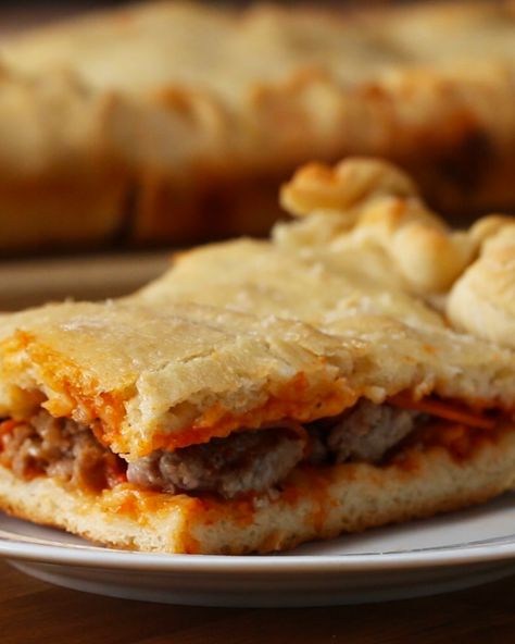 Sheet Pan Calzone Recipe by Tasty Sheet Pan Calzone, Potato Calzone, Simple Calzone Recipe, Campfire Calzones, Quick And Easy Calzones, Mini Calzones, Calzone Recipes, Meatball Parmesan, Salmon Wellington