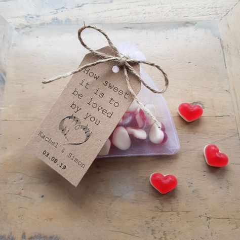 50p Wedding Favours: 50 Cheap Budget-Saving Ideas - Real Wedding Woodland Wedding Favors, Music Theme Wedding, Hangover Kit Wedding, Heart Sweets, Simple Wedding Favors, Christmas Wedding Favors, Sweet Wedding Favors, Wedding Favour Ideas, Mums Wedding