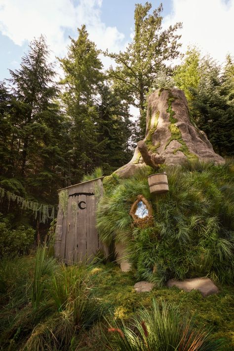 Spend the night in Shrek's Swamp, now on Airbnb Fairytale Creatures, Staying Up Late, Dreamworks Animation, Village Life, Stay The Night, Scottish Highlands, Shrek, Places Around The World, Tourist Destinations