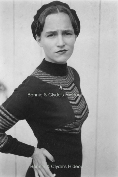 Bonnie Parker Bonnie And Clyde Photos, Elizabeth Parker, Famous Outlaws, The Babadook, Bonnie Parker, Real Gangster, Bonnie And Clyde, Mafia Gangster, Wilde Westen