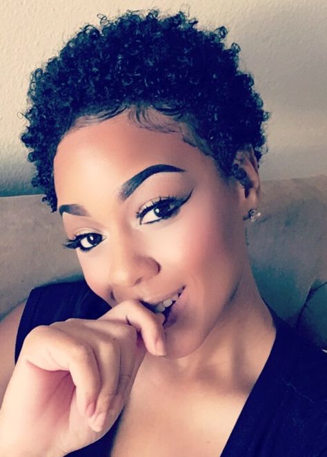 Curly Twa 3c 4a natural hair journey Big Chop Hairstyles, 4a Natural Hair, Twa Hairstyles, Natural Hair Cuts, Bun Hair Piece, Pelo Afro, Natural Hair Styles Easy, Big Chop, Natural Hair Inspiration