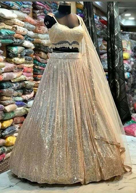 Benarasi Lehengas, Pakistani Dresses Party, Engagement Lehenga, Bridal Lehenga Online, Lehenga Design, Lehenga Saree Design, Indian Bridal Sarees, Couple Wedding Dress, Wedding Lehenga Designs