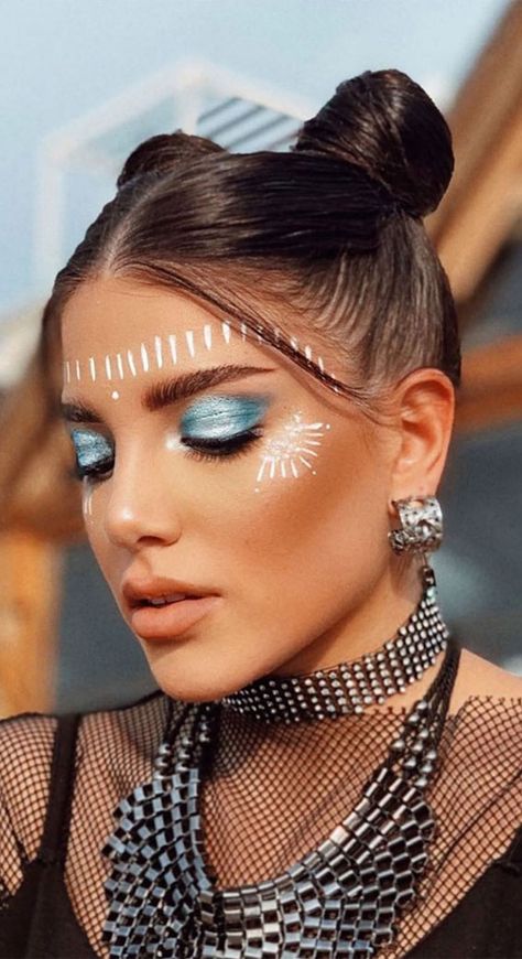 Burning Man Makeup Ideas, Coachella Eye Makeup, Shaman Makeup, Day Make Up Ideas, Sundown Festival, Rave Face Paint, Burning Man Makeup, Makeup Coachella, Disco Makeup