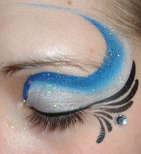 Mardi Gras Face Makeup, Festival Face Paint, Circus Makeup, Adult Face Painting, Girl Face Painting, Eye Designs, Show Makeup, Festival Face, Face Painting Easy