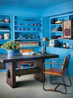 bright blue home office Best Paint Sprayer, Painted Bookshelves, Diy Projects Plans, Using A Paint Sprayer, Rainbow Room, Bookshelves Diy, Paint Sprayer, Desk Design, Painted Doors