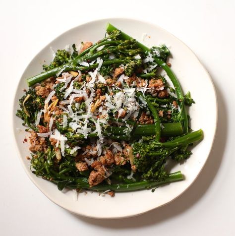 IMG_2665 Broccoli Rabe Recipes, Broccoli Rabe Pasta, Broccoli Rabe And Sausage, Broccoli Rabe Recipe, Baby Broccoli, Broccoli Plant, Delicious Sides, Fried Mushrooms, Broccoli Rabe