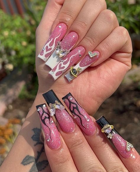 Flame Nails With Rhinestones, White And Black Flame Nails, Black And Pink Acrylics, Black And White Flame Nails, Pink Black White Nails, Hot Pink Flame Nails, Bratz Nails Art, Bratz Nails Acrylic, Flame Nails Pink