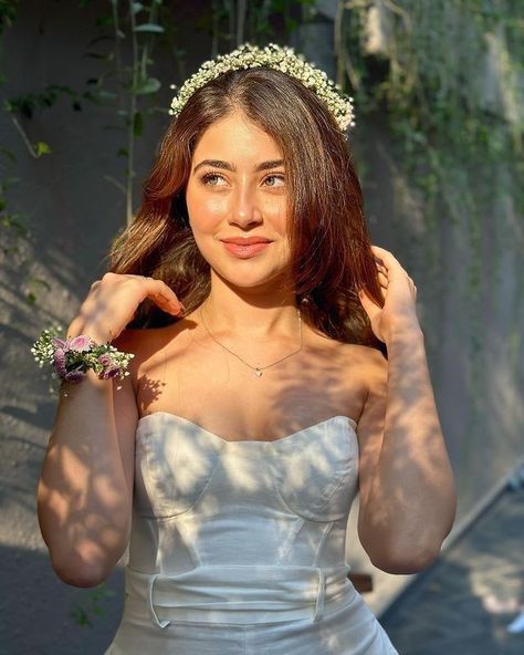 Aditi Bhatia, Selena Gomez Hair, Sisters Photoshoot Poses, Fancy Dresses Long, Classy Photography, Beauty Shoot, Women Photography Poses, Girly Photography