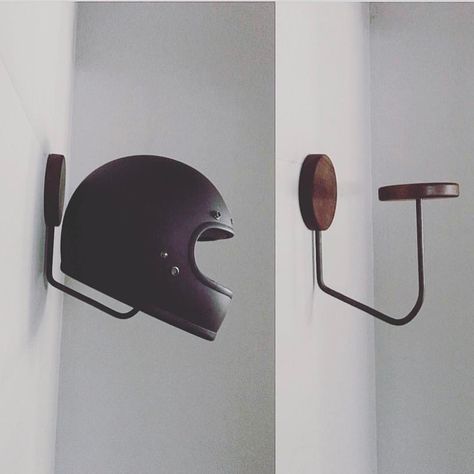 Need to make this. Seems relatively easy to do. Helmet Rack, Helmet Hanger, Helmet Storage, Motorcycle Diy, Support Velo, Vintage Hangers, Motorcycle Garage, Hat Storage, Trendy Hat