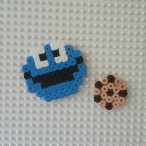 Melts Bead Patterns, Cookie Monster Perler Beads, Mini Fuse Beads Ideas, Cookie Perler Beads, Diy Perler Beads Ideas, Peeler Bead Ideas Easy, Melting Bead Ideas, Hama Beads Easy, Cute Hama Beads