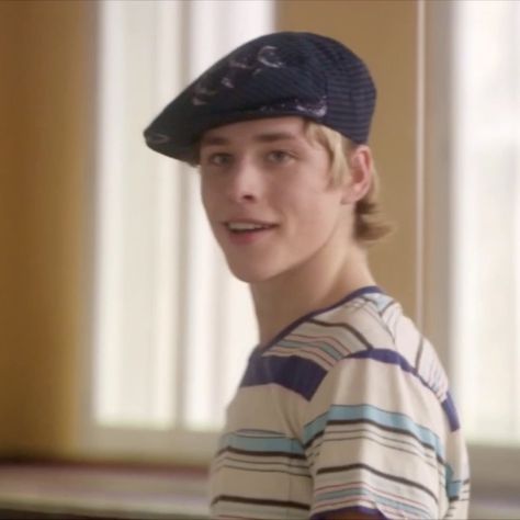 Skins Maxxie, Maxxie Skins, Maxxie Oliver, Mitch Hewer, Skins Characters, Skins Uk, Skin Photo, Two Men, Best Tv Shows