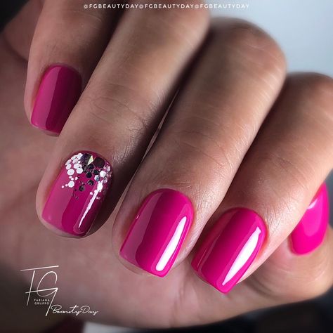 Cerise Pink Nails, Dark Pink Nails, Glittery Nails, Animal Nails, Cerise Pink, Shellac Nails, Fabulous Nails, Mani Pedi, Winter Nails