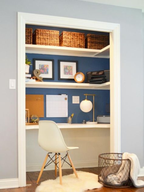 10 creative ways to use a small closet Closet Desk, Home Office Closet, Desk Diy, Easy Home Improvement, Office Shelving, Closet Office, Office Nook, Small Closets, Desk Makeover