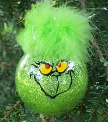 I love the Grinch. This is so cute and i love what they did with the hair. Glitter Ornaments Diy, Grinch Ornaments, Diy Christmas Ornaments Easy, Diy Christmas Ornament, Diy Christmas Tree Ornaments, Easy Christmas Diy, Christmas Ornaments Homemade, Grinch Christmas, Noel Christmas