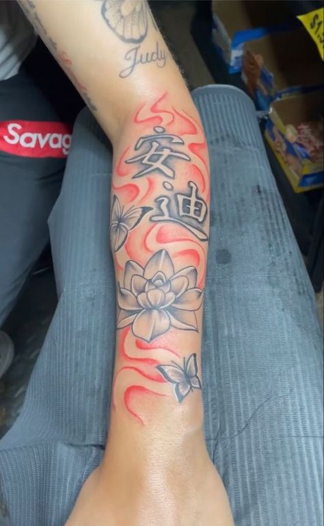 Baddie Arm Tattoos, Girly Sleeve Tattoo, Chest Tattoo Ideas, Arm Sleeve Tattoos For Women, Girl Neck Tattoos, Hand Tattoos For Girls, Cute Hand Tattoos, Pretty Hand Tattoos, Tasteful Tattoos